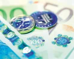 《网上提款受阻？揭秘维护背后的真相与应对策略！》